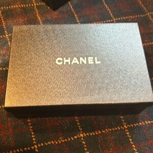 Chanel box